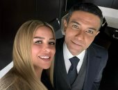 ريم مصطفى مع آسر ياسين فى كواليس مسلسل "suits بالعربى"