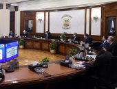 رئيس الوزراء: توجيهات من الرئيس السيسى بإعداد خطة للتعامل مع تداعيات الأزمة العالمية على السلع وتخفيف آثارها السلبية على المواطن والاقتصاد.. وزير الداخلية: 996 منفذا لـ"كلنا واحد" لطرح منتجات بأسعار مخفضة من غد