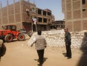 مدينة الأقصر تزيل 5 مخالفات بناء بدون ترخيص بمساحة 540 مترا مربعا.. صور