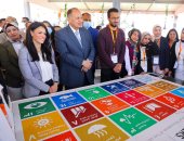 رانيا المشاط تشهد حفل تخريج 61 رائد أعمال من برنامج أورنج كورنر.. صور