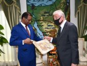 محافظ جنوب سيناء يستقبل سفير دولة سيريلانكا.. صور