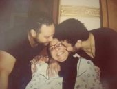 محمد عز يحتفل بعيد الأم بصورة مع والدته: أمى وروحى كل سنة وانتى عمرى كله