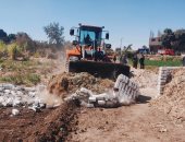 إزالة 13 حالة تعد على الأراضى الزراعية بقرية المريس شرق الأقصر.. صور