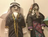 أسرة مصرية تبدع فى عرض عرائس صناعة يدوية بفعاليات الشارقة التراثية.. فيديو وصور
