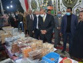 محافظ القليوبية يواصل افتتاح معارض أهلا رمضان لبيع السلع المخفضة.. صور