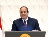 الرئيس السيسى: نفسنا نكرم كل السيدات.. وفيه اتنين من قادة حرب أكتوبر توفيا اليوم