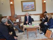 محافظ بورسعيد يناقش سُبل التعاون مع وفد استثمارى ألمانى.. صور 
