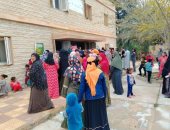 الكشف وتقديم العلاج لـ1125 شخصا بقافلة طبية فى قرية أبو زهرة بالإسكندرية
