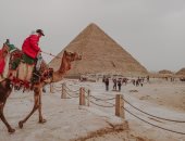 مصر جميلة.. "مينا" يبدع فى تصوير منطقة الأهرامات لتشجيع السياحة