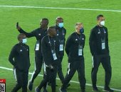 شاهد انبهار حكام مباراة مصر والسنغال بجمهور الفراعنة فى استاد القاهرة