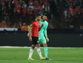 نقل محمد عبد المنعم للمستشفى بعد إصابته في مباراة مصر والسنغال