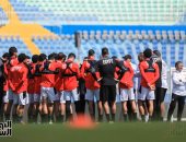 اجتماع بين كيروش ومعاونيه قبل المران الصباحى استعداداً للسنغال