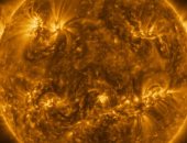 وكالة الفضاء الأوروبية تلتقط صورة مذهلة تظهر وجه الشمس الكامل وغلافها الجوى