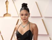 فانيسا هادجنز بإطلالة ساحرة على السجادة الحمراء لحفل الأوسكار الـ 94