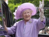 العائلة المالكة البريطانية تحيى ذكرى مرور 20 عاما على وفاة الملكة إليزابيث الأم
