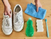 فى 6 خطوات.. طريقة مثالية لتنظيف حذائك بسهولة