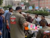 مصر حلوة شعارها الأخوة..إفطار الصائمين على مائدة برعاية قبطي بالأقصر (فيديو)