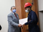 "القوى العاملة" تسلم 2166 وثيقة تأمين ضد الحوادث للعمالة غير المنتظمة بالقليوبية