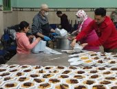 فيها حاجة حلوة".. متطوعين بالقليوبية يوزعون 400 وجبة علي المستحقين