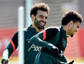 محمد صلاح يستعد لمواجهة مانشستر سيتى بابتسامة عريضة