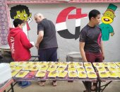 شباب عزبة النخل يجهزون 1500 وجبة.. ويطلقون حملة "شقر على جارك"