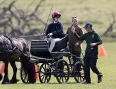 ليدى لويز ويندسور تقود عربة الأمير فيليب دوق إدنبرة الراحل إحياء لذكراه