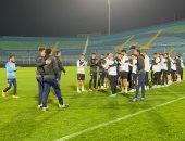 إيهاب جلال يعقد آخر جلسة مع لاعبى بيراميدز قبل مباراة الوداع