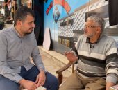 "عم محمد" بيكافح مع عائلة قطط بيشترى لها أكل كل يوم حلقة جديدة من صندوق محسوب