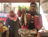 وجبات الفسيخ فى رمضان.. أشهر فسخانى بنبروة يوضح استعدادات شم النسيم.. لايف وصور