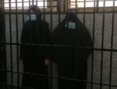 نظر أولى جلسات قضية سيدة وابنتها قتلتا مسنة لسرقة قرطها الذهبى بالفيوم..فيديو