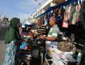 مصاحف وسبح وملابس ملونة للصلاة.. سوق مستلزمات رمضان فى إندونيسيا 