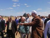 محافظ بورسعيد يشهد موسم حصاد القمح بأراضى الشرق.. لايف