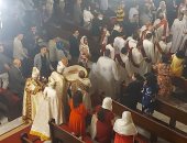 كنائس الإسكندرية تصلى قداس عيد القيامة.. فيديو