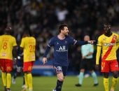 باريس سان جيرمان بطلا للدوري الفرنسي بعد تعادل مثير أمام لانس.. فيديو