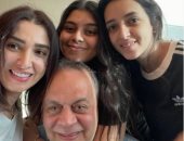 بصورة مع عائلته.. أشرف زكى يحتفل بعيد ميلاد ابنته مريم