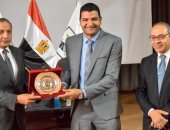 مجلس جامعة بنى سويف يكرم الدكتور وليد الروبى الفائز بجائزة الدولة التشجيعية   