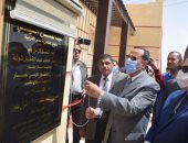 محافظ شمال سيناء يسلم عقود التجمعات التنموية الجديدة على المنتفعين.. صور