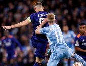 بنزيما قلص الفارق 3-4 بثالث أهداف ريال مدريد ضد مانشستر سيتى.. فيديو