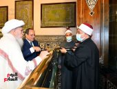 الرئيس السيسي يتفقد أعمال التطوير والتجديد الشامل لمسجد سيدنا الحسين 