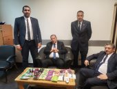 جمارك مطار القاهرة تضبط محاولة تهريب سجائر إلكترونية ومواد مخدرة