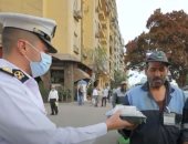 الداخلية توزع وجبات على الصائمين بالشوارع والمترو والسكة الحديد.. فيديو     