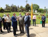 محافظ القاهرة يتفقد الحديقة الدولية ويوجه بتوزيع أكياس على الزوار فى العيد
