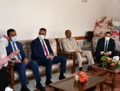 محافظ الفيوم يزور الأطفال الأيتام لتهنئتهم بعيد الفطر المبارك.. صور