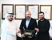 دياب ومتعب يلبيان دعوة رابطة الأندية الإماراتية لتعزيز التعاون بين الجانبين 