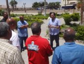 حملات يومية لرفع أداء منظومة النظافة بساحة أبو الحجاج بمدينة الأقصر.. صور