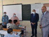 محافظ المنيا يتابع بدء امتحانات الفصل الدراسى الثانى بعدد من اللجان.. صور