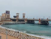 "مصايف الإسكندرية": تجهيز ممر شاطئ المندرة المجانى ليناسب المكفوفين للاستمتاع بالبحر 