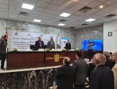 أندريه زكي ومحافظ سوهاج يقفان حدادا على أرواح الشهداء بلقاء التنمية المستدامة