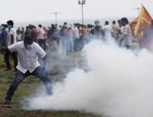 كر وفر وحظر تجوال.. أعمال شغب واشتباكات فى سريلانكا بعد استقالة رئيس الوزراء