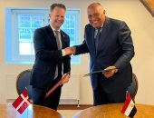 وزير الخارجية ونظيره الدنماركى يوقعان مذكرة تفاهم بشأن التشاور السياسى